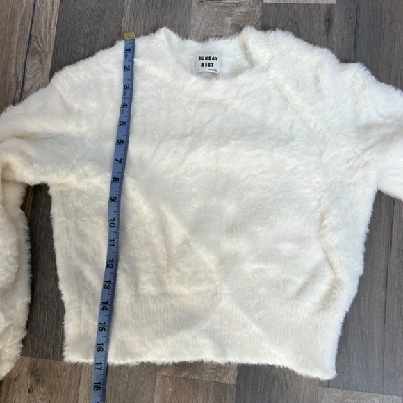 Aritzia Sunday Best Kitten Sweater - Picture 8 of 9